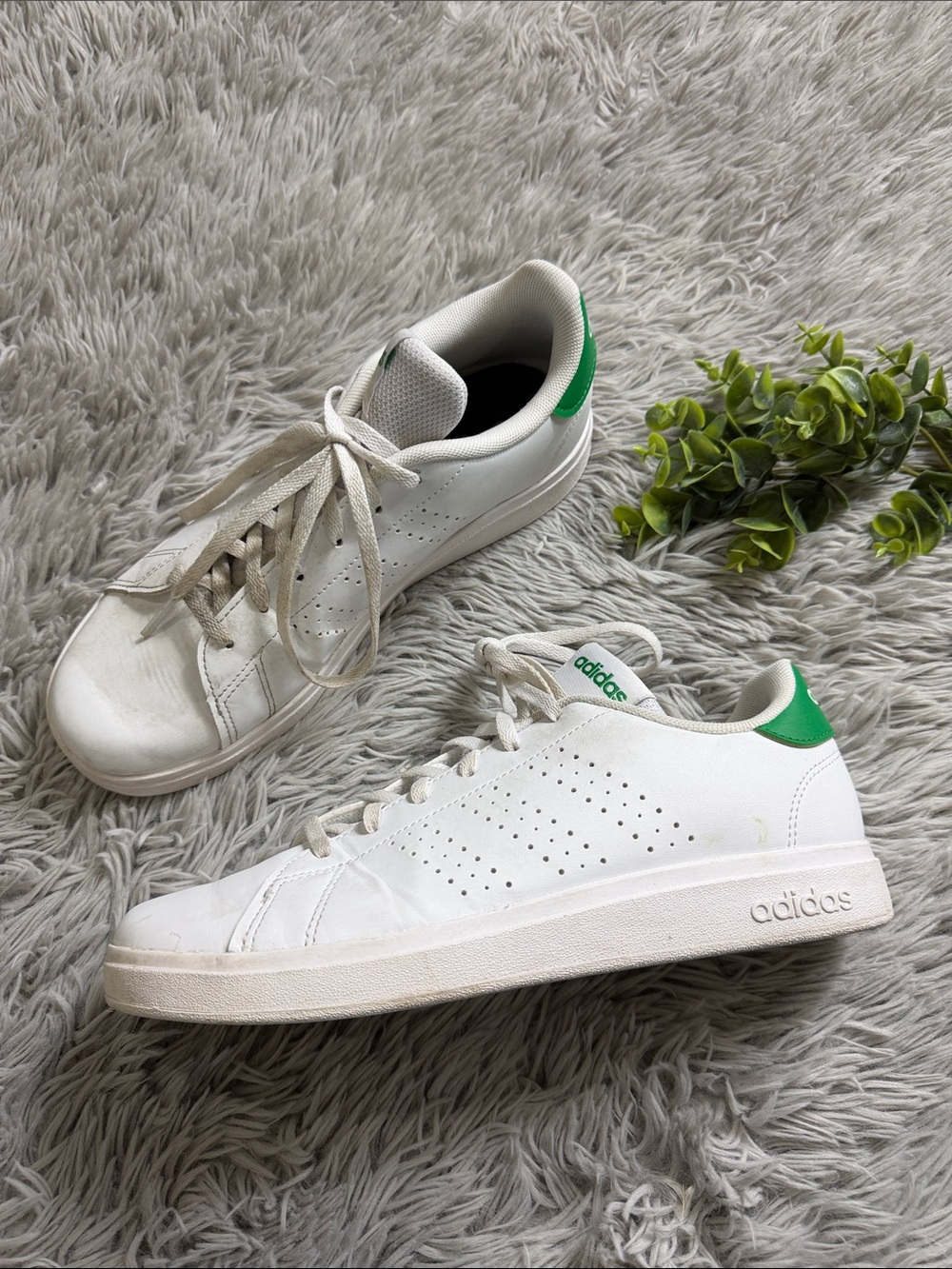adidas White ADVANTAGE SHOES size 7